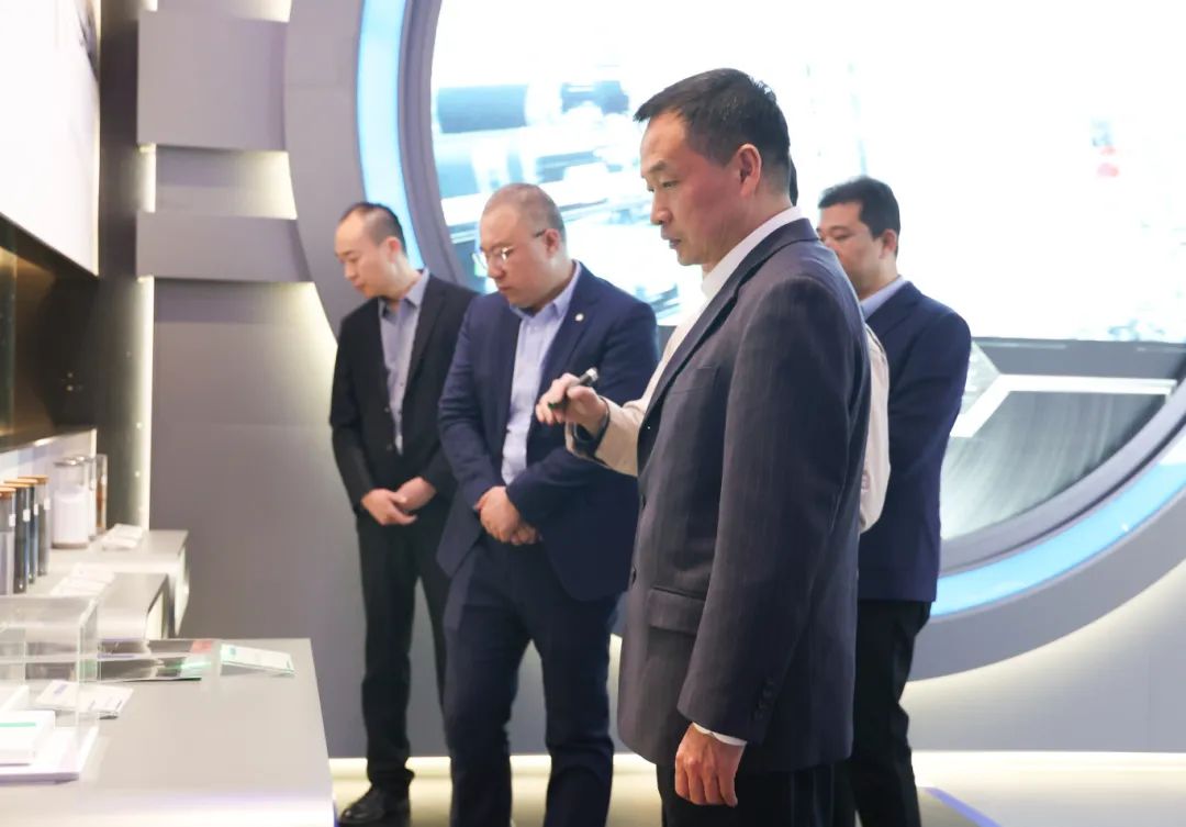 山东临工工程机械有限公司莅临g22恒峰能源参观考察